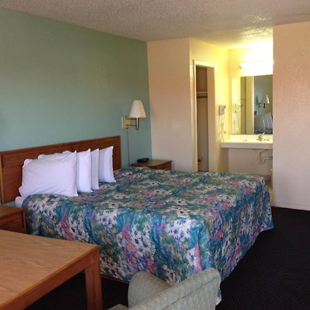 Super 7 Inn-Siloam Springs Екстериор снимка