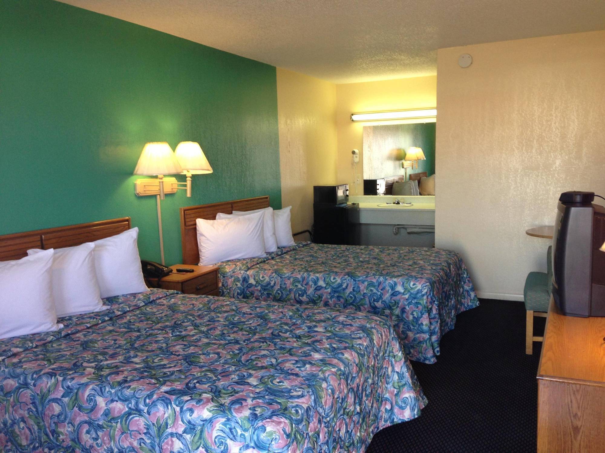 Super 7 Inn-Siloam Springs Екстериор снимка