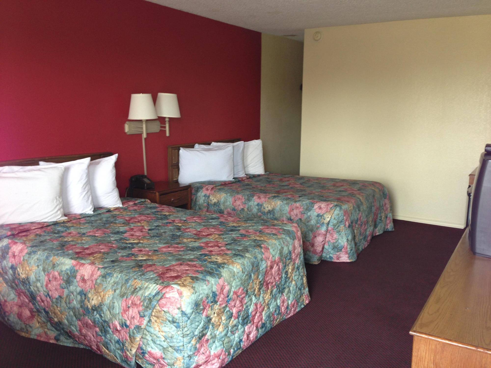 Super 7 Inn-Siloam Springs Екстериор снимка